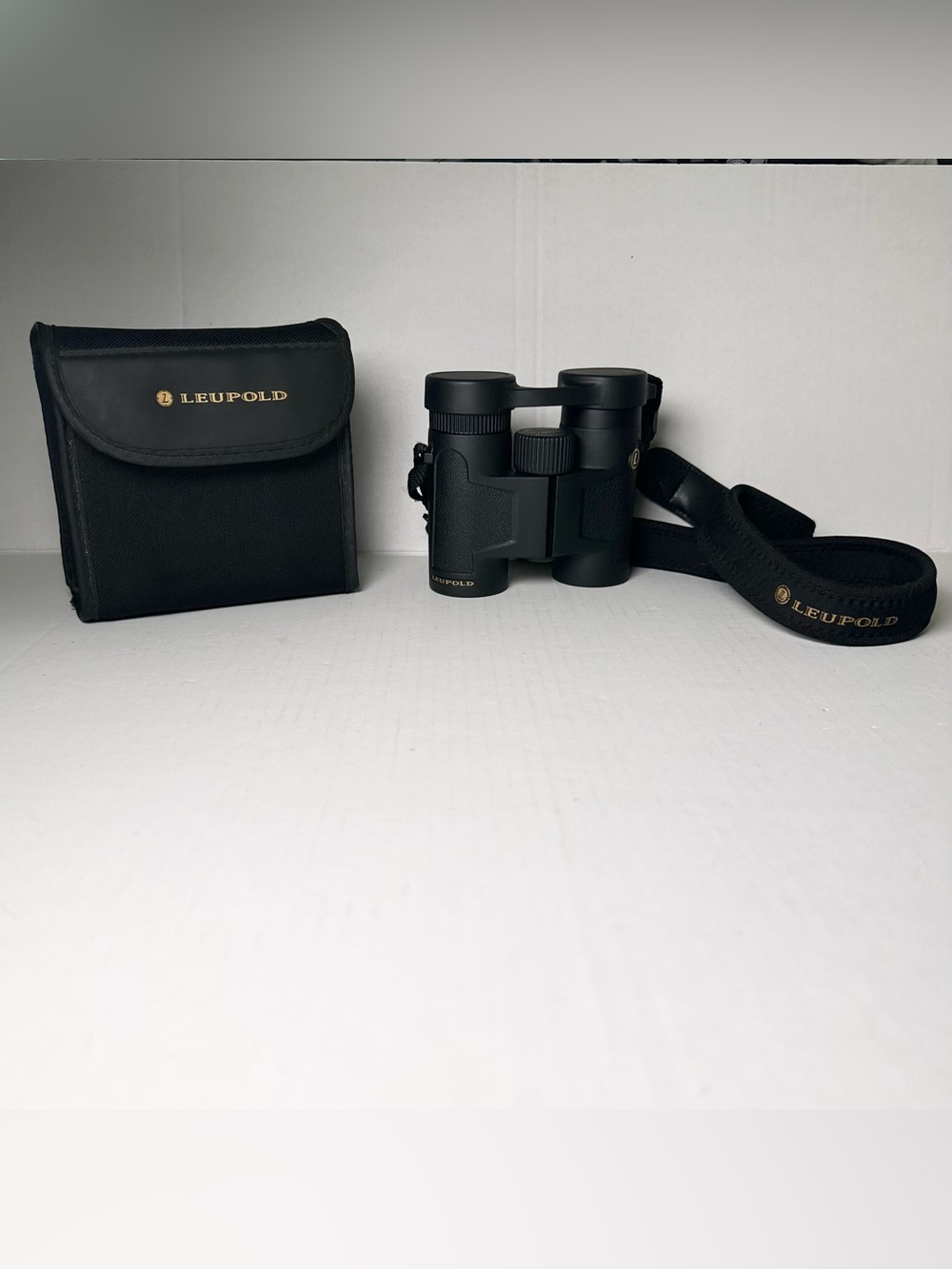 Leupold Wind River Olympic Binoculars BX-2 Acadia 10x32-5.5 Field With Case EUC